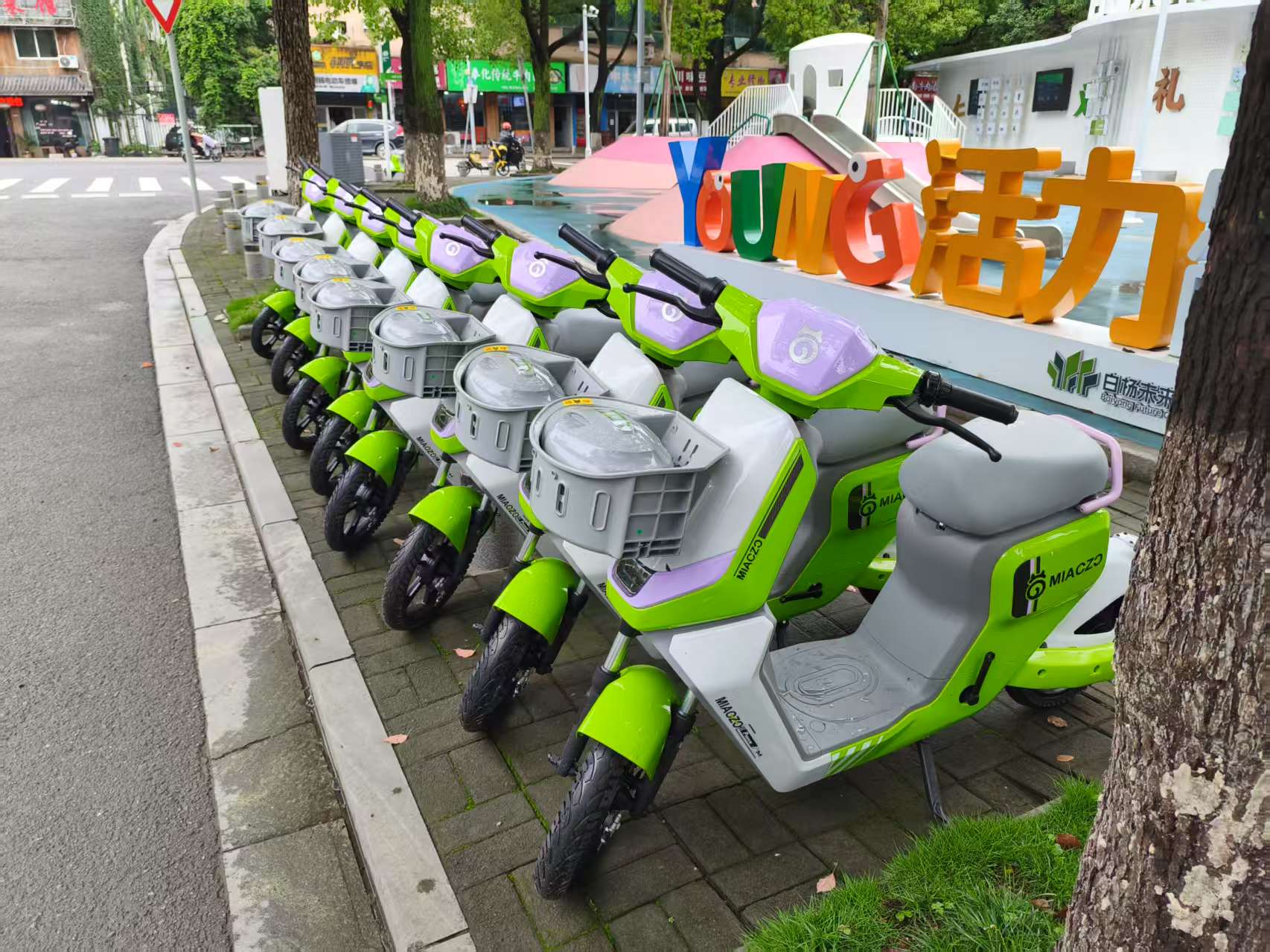 寧波共享電單車上新了，好像巴斯光年！
